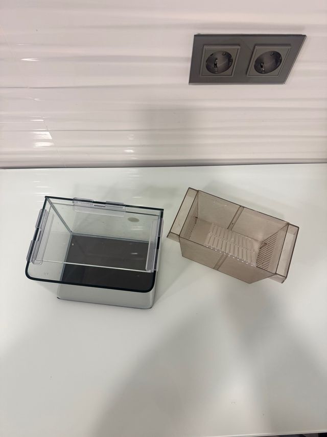 Pecera de cristal con separador