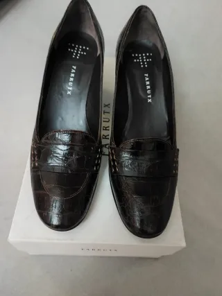 FARRUTX Tacones Piel Cocodrilo Marrón