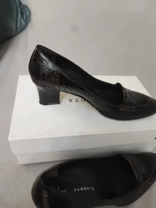 FARRUTX Tacones Piel Cocodrilo Marrón