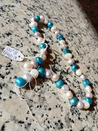 Hilo de perlas naturales rosas, turquesas y blanca