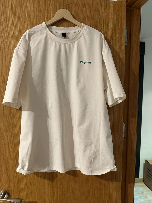 Camiseta blanca con estampado