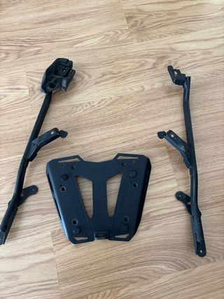 Soporte y Parrilla GIVI para Moto