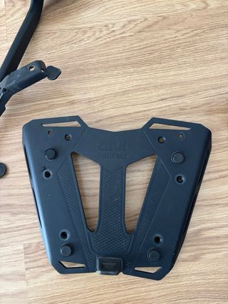 Soporte y Parrilla GIVI para Moto