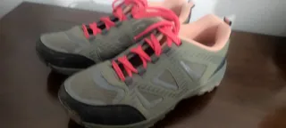 Botas de montaña grises y rosas talla 39