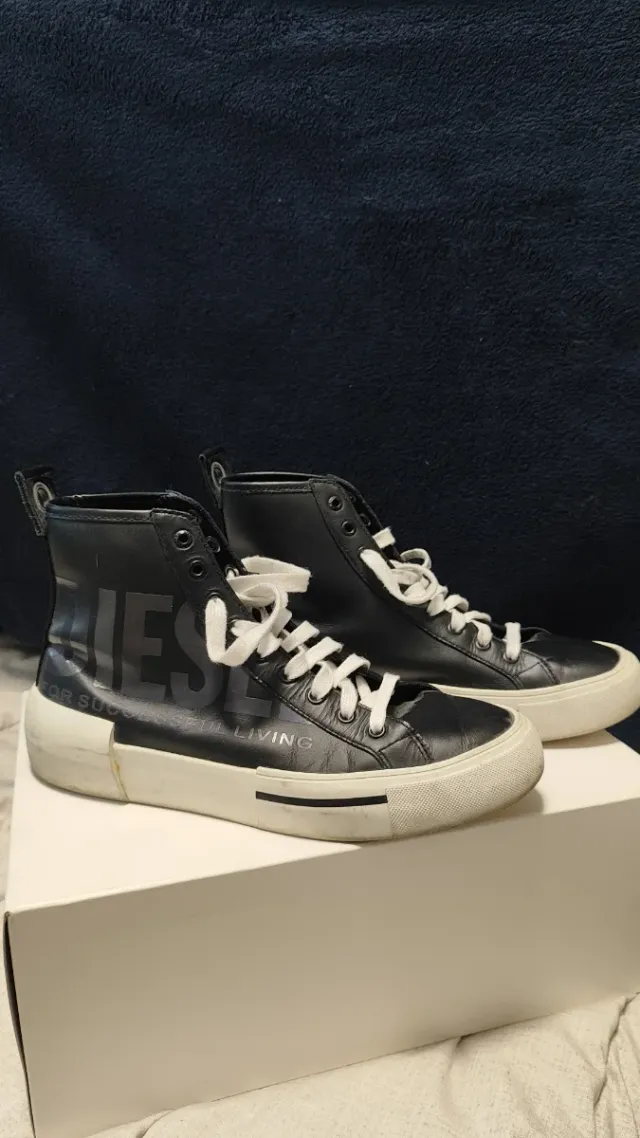 Zapatillas Diesel Piel Negras y Blancas