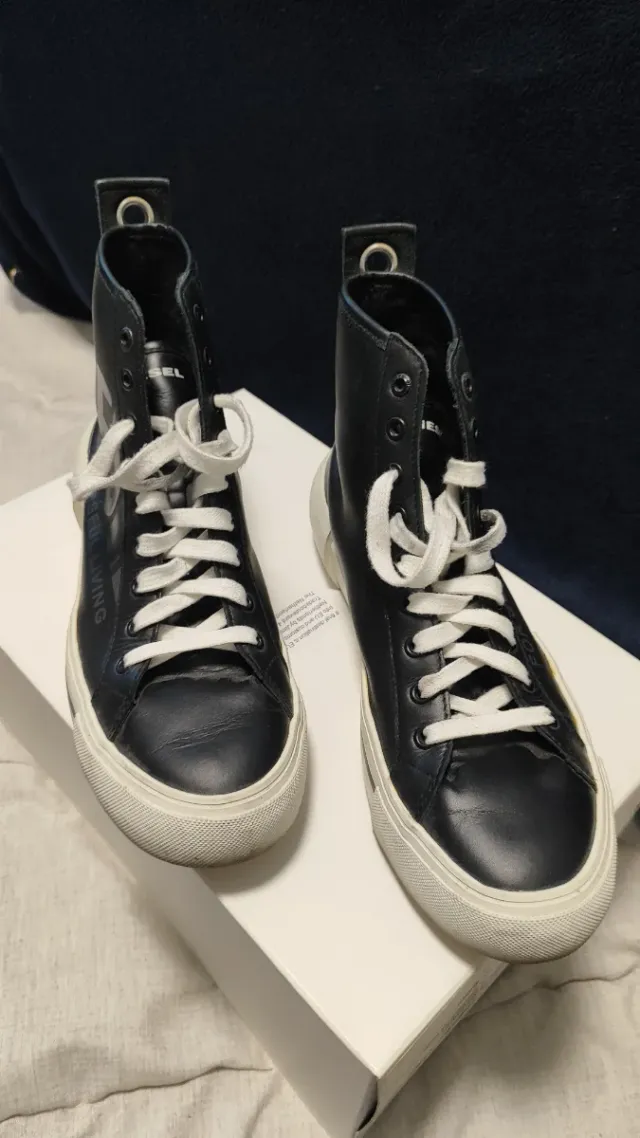 Zapatillas Diesel Piel Negras y Blancas