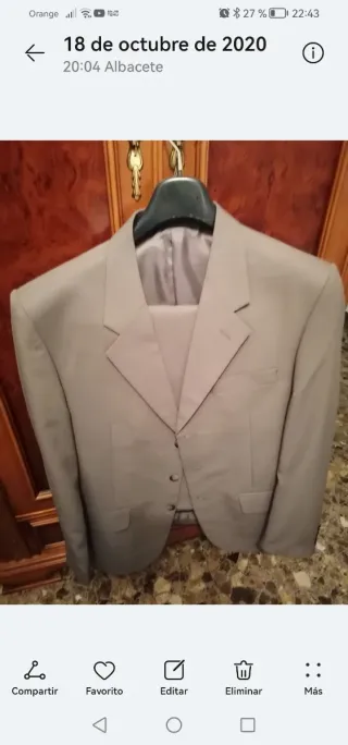 Traje de caballero verde claro