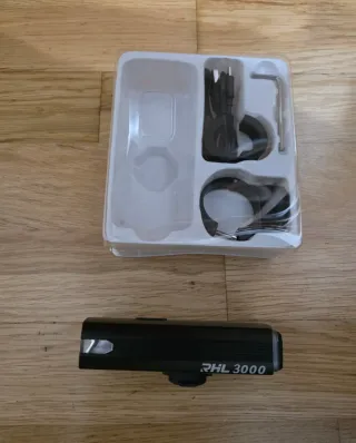 Linterna Rockbros RHL3000 Lúmenes.