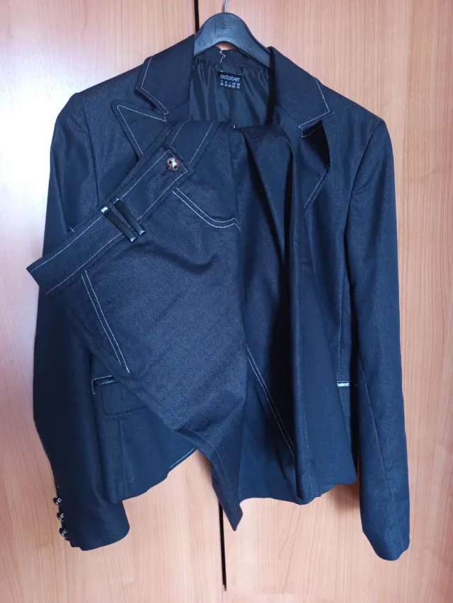 Conjunto chaqueta y falda negro