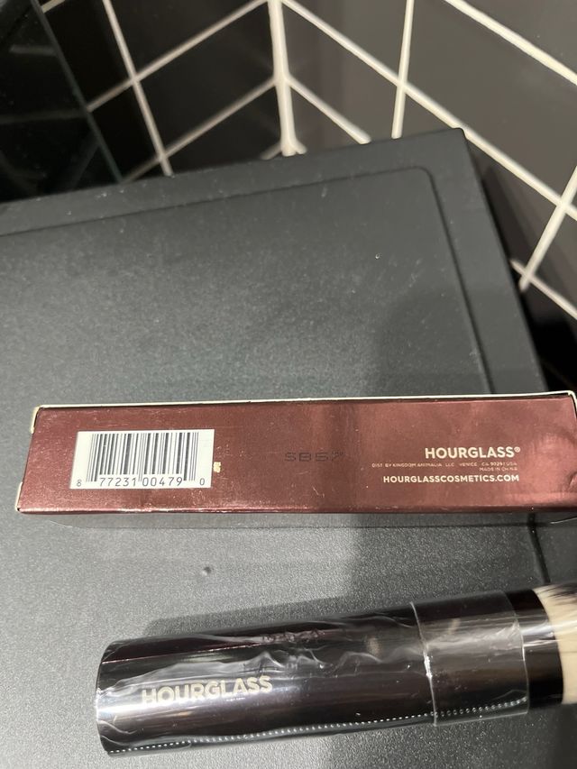 Brocha maquillaje Hourglass Vanish Foundation