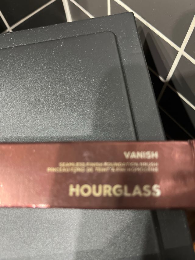 Brocha maquillaje Hourglass Vanish Foundation