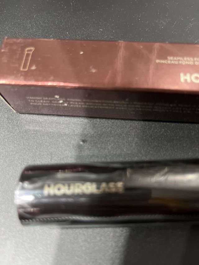 Brocha maquillaje Hourglass Vanish Foundation