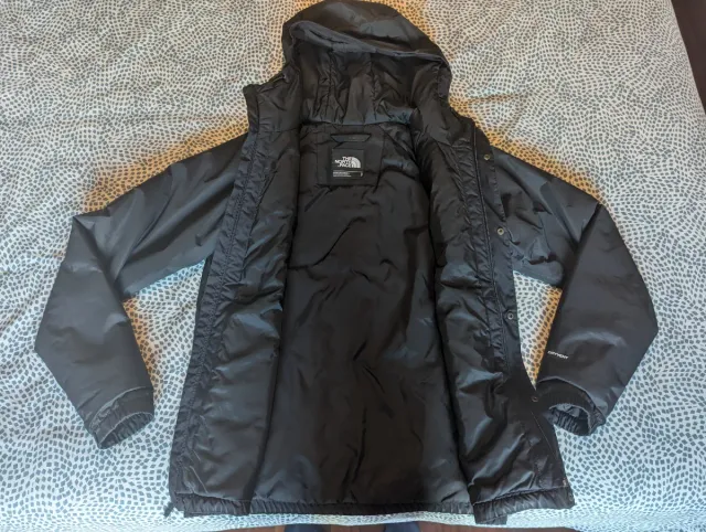 Cazadora The North Face Negra