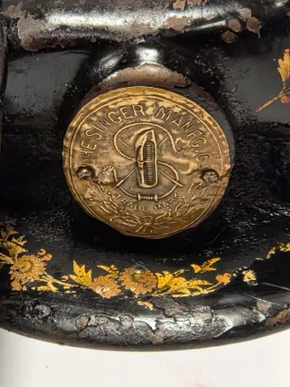 Máquina de coser Antigua SINGER 24-7