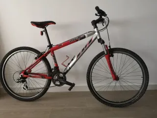 Bicicleta BH 26 Roja y Plata