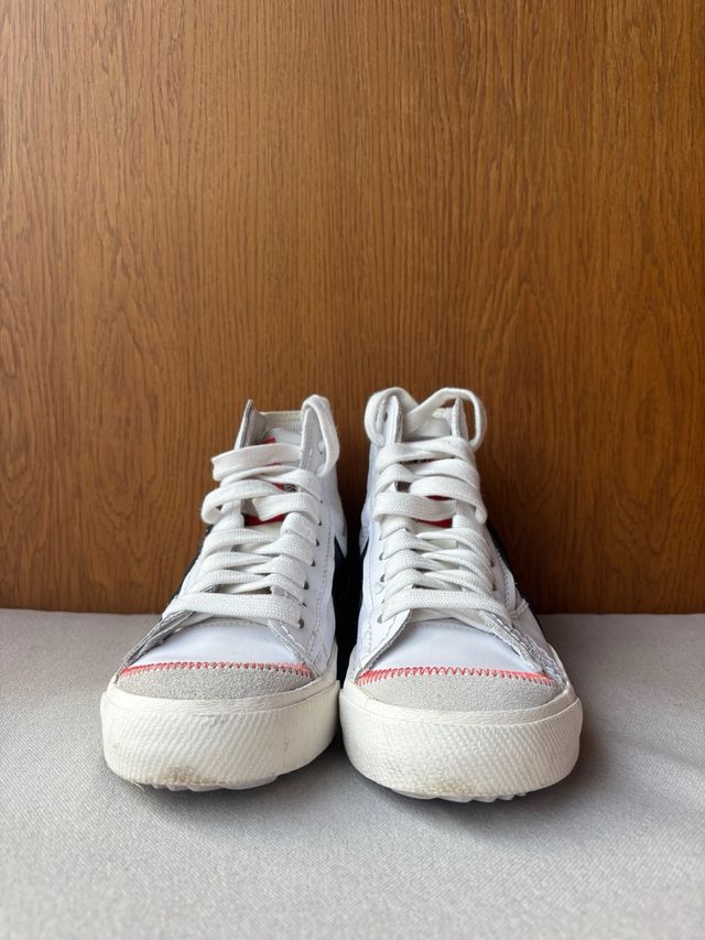 Nike Blazer Mid 77 Blancas y Negras