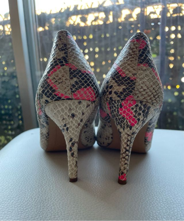 Zapatos de tacón “estileto “ estampado serpiente