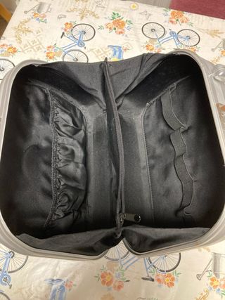 Maletín multiusos plateado y negro