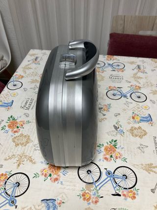 Maletín multiusos plateado y negro