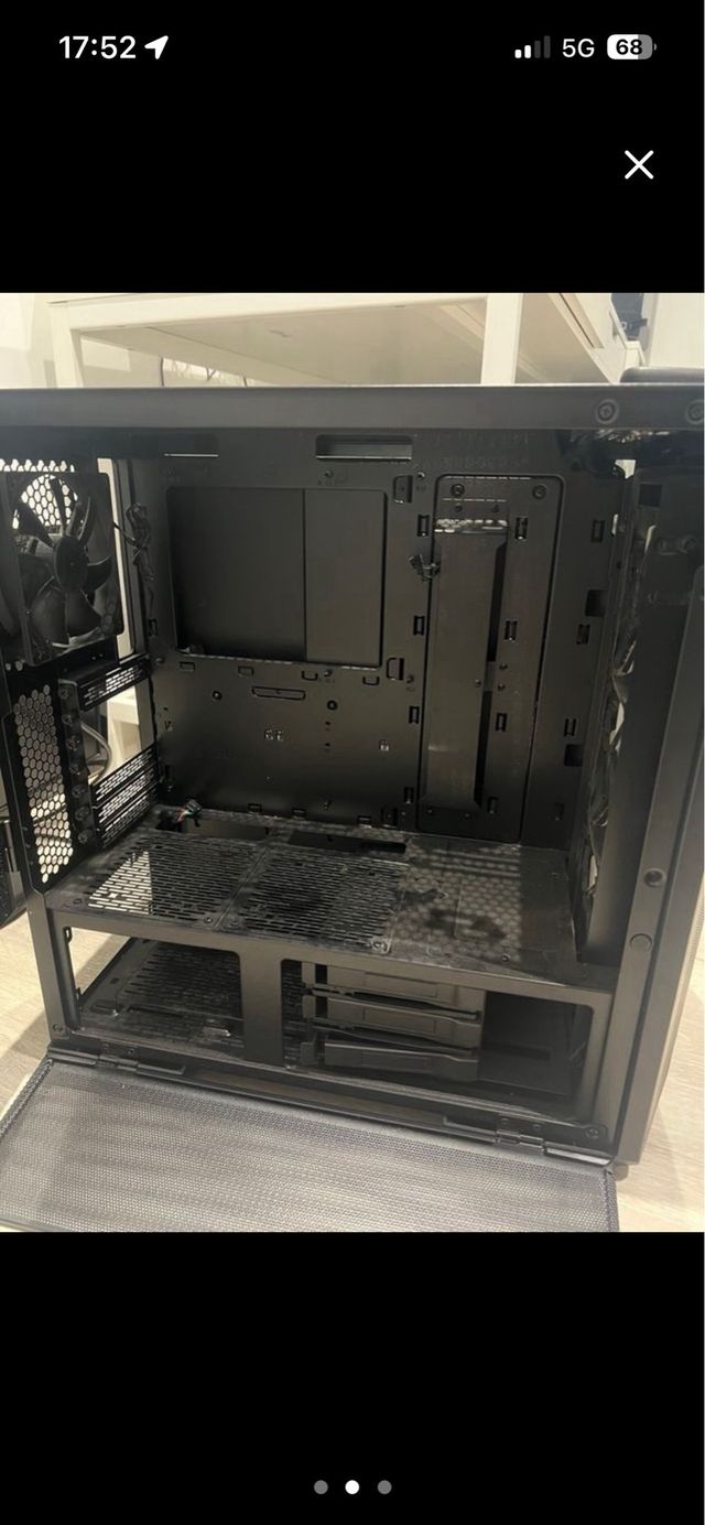 Caja PC Lian Li Negra