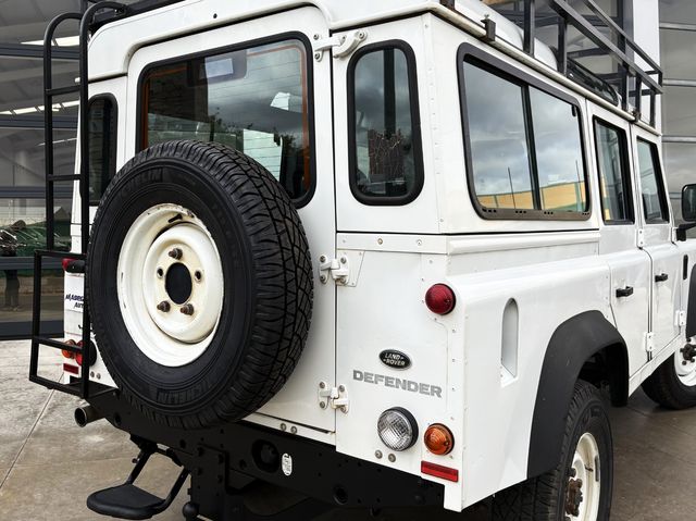 Land Rover Defender 110 SW SE 122CV