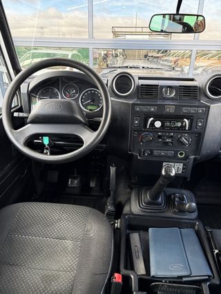Land Rover Defender 110 SW SE 122CV