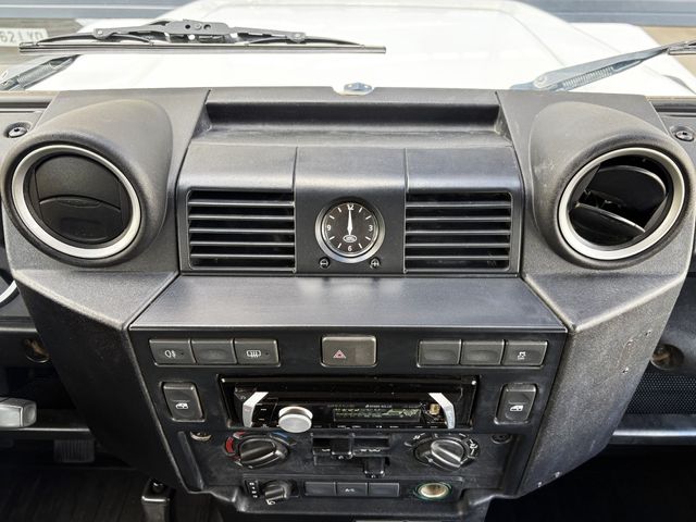 Land Rover Defender 110 SW SE 122CV