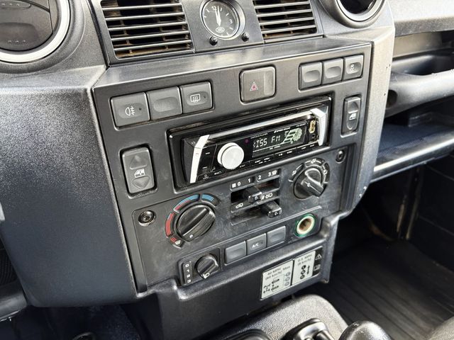 Land Rover Defender 110 SW SE 122CV