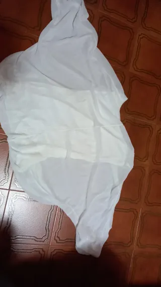 Camicetta in voile foderata con elastico in vita