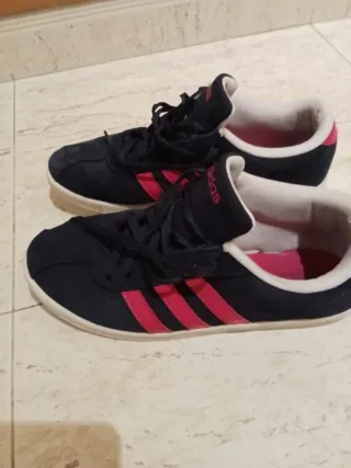 Adidas Bambas Azul marino y Rosas