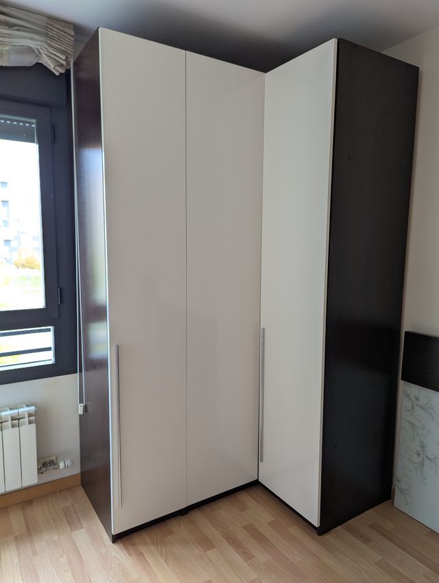 Armario esquinero madera