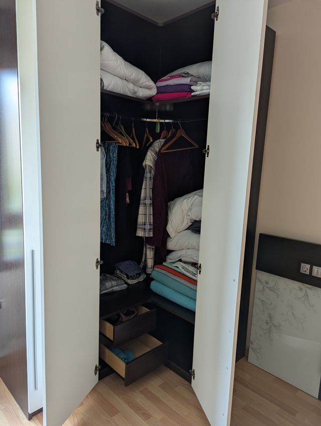 Armario esquinero madera