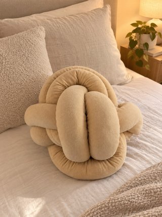Cojín Nudo Decorativo amarillo