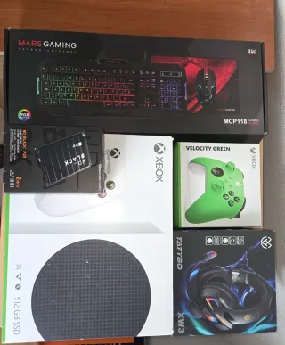 Pacchetto Xbox Series S + 2 Controller + Disco 2TB + accessori