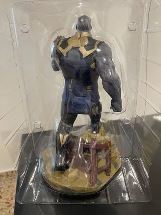Figura Thanos PVC Diorama Marvel Gallery