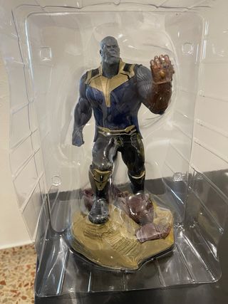 Figura Thanos PVC Diorama Marvel Gallery