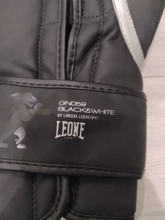 Guantes Boxeo Leone Black&White GN059