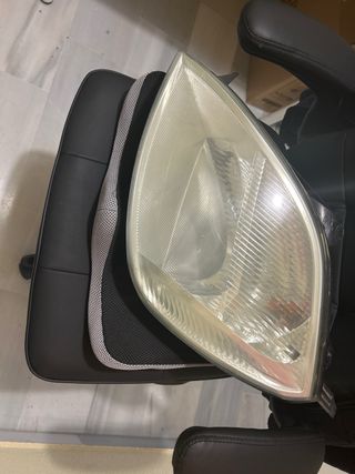 Faro Ford Fiesta 2005