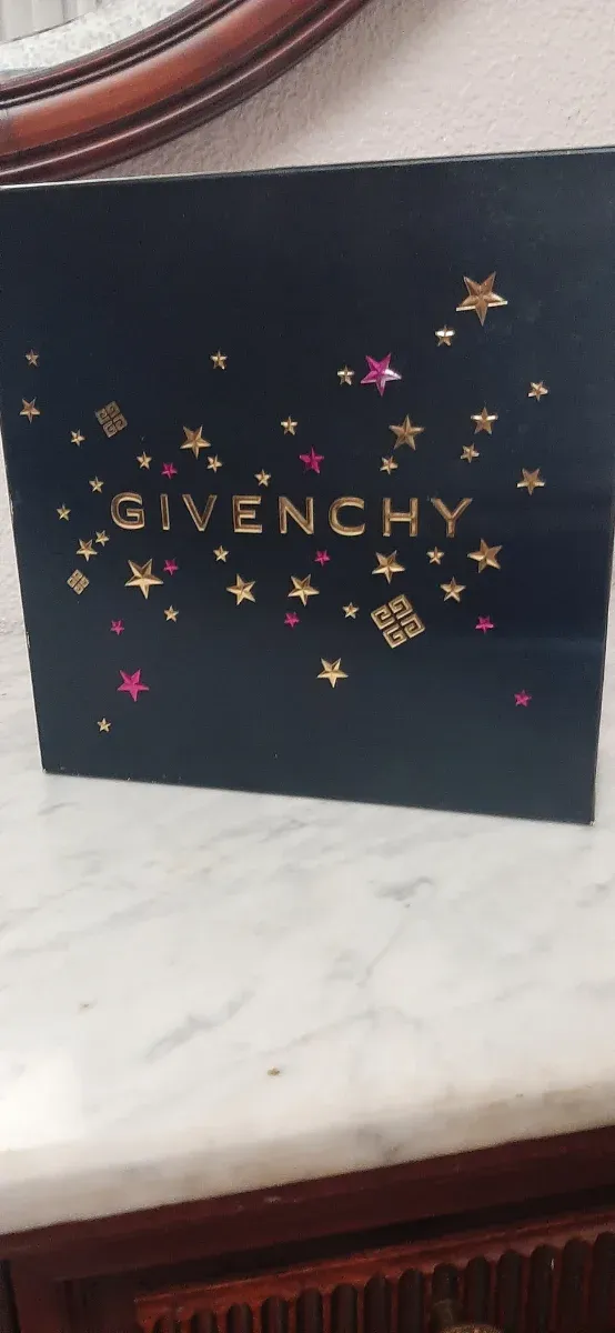 Estuche Givenchy Very Irresistible
