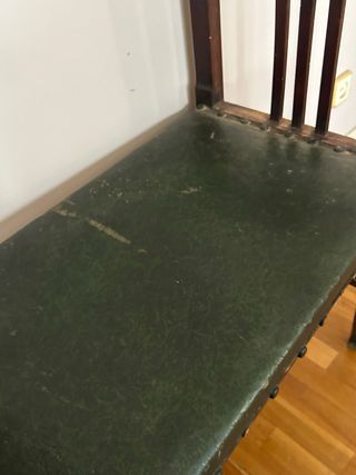 Banco antiguo madera y piel