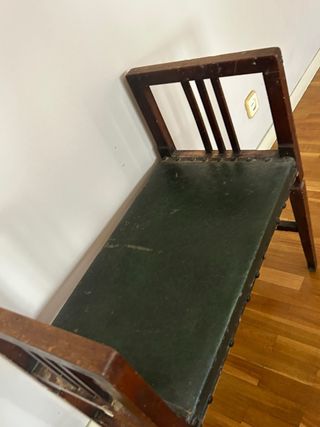 Banco antiguo madera y piel
