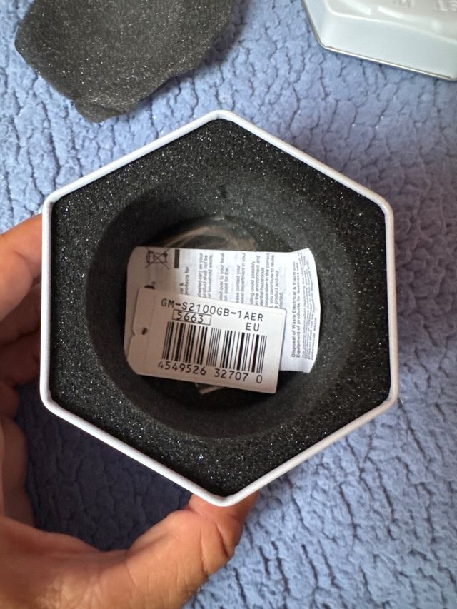 Reloj G-Shock Negro y Dorado