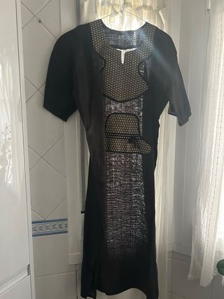 Dos trajes de Camerún. Uno 25 euros Dos 40 euros
