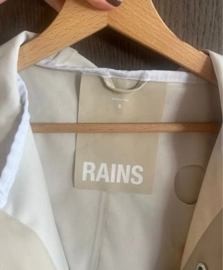 Chaqueta Rains Beige Impermeable