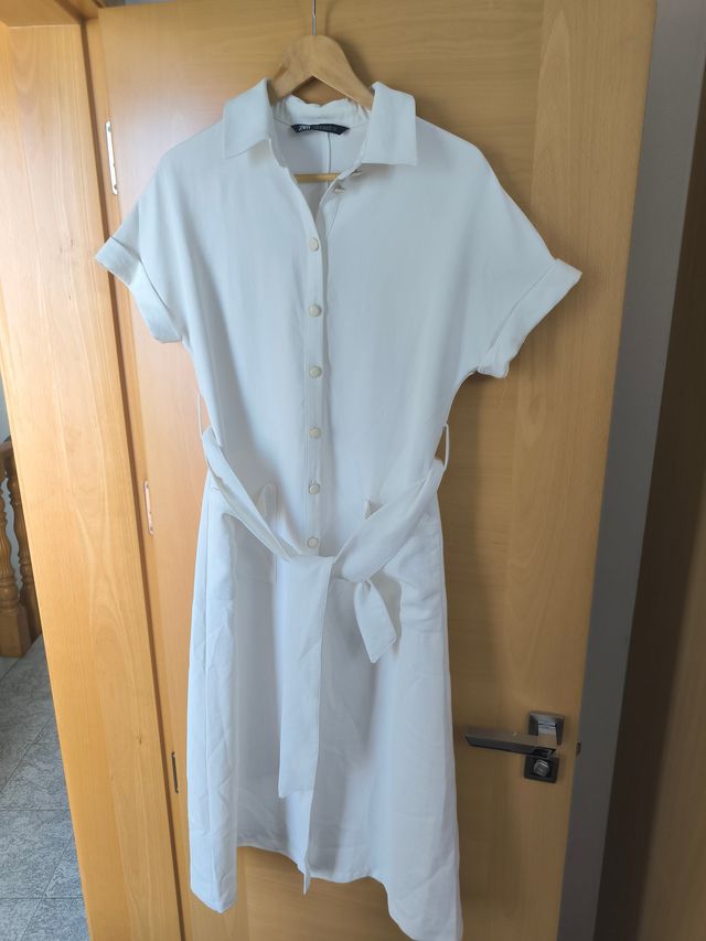 Vestido blanco Zara estilo polo