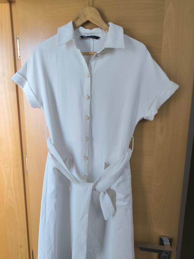 Vestido blanco Zara estilo polo