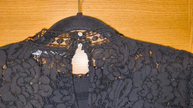 Vestido negro con encaje