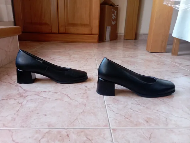 Zapatos Pikolinos piel negros T.39. Impecables