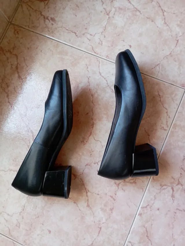 Zapatos Pikolinos piel negros T.39. Impecables