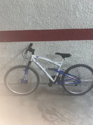 Bicicleta de Montaña Doble Suspensión
